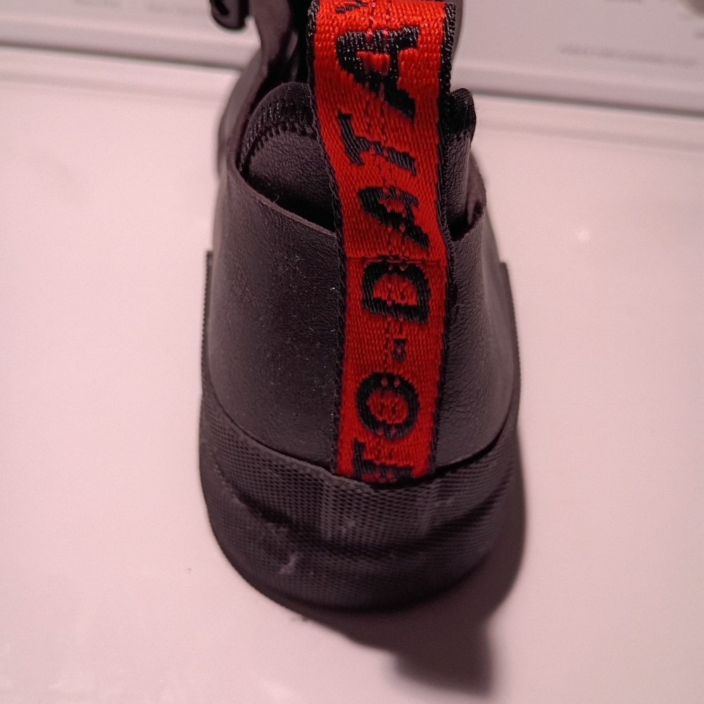 Stylish Black Men's Shoes Dressy Sneakers - Picture 3 of 6